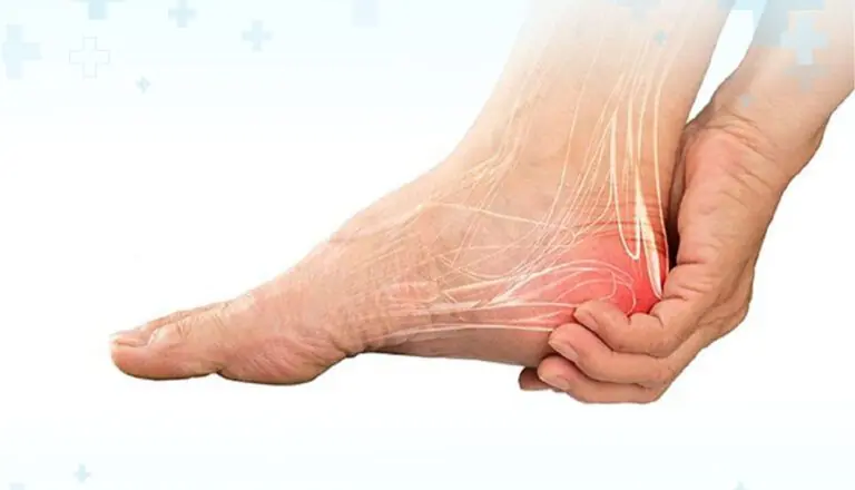 If Your Heel Hurts When You First Get Out of Bed, Don't Ignore This Possible Warning Sign