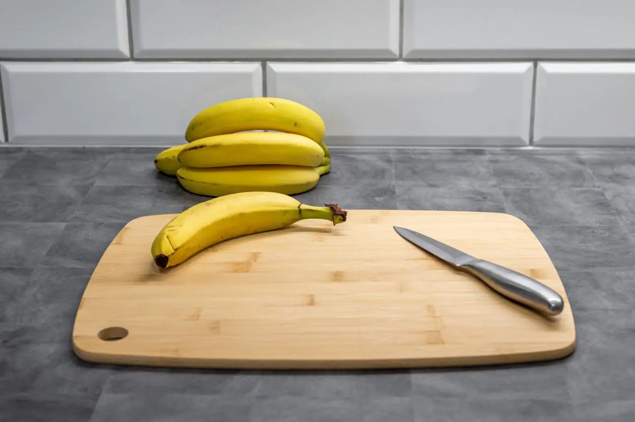 59-Year-Old Man Ate 2–3 Bananas Every Night for a Year — His Medical Checkup Revealed an Unexpected Truth