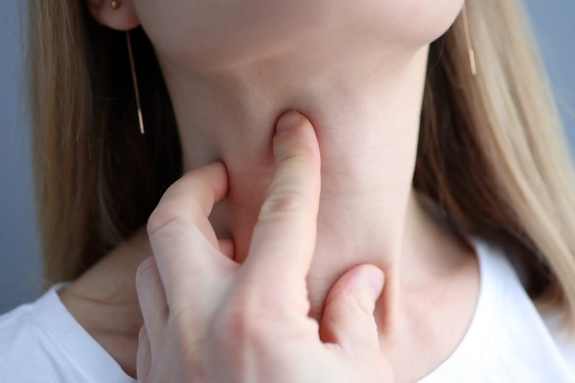 5 Early Signs of Thyroid Can.cer: Detecting Them Early Could Save Your Life