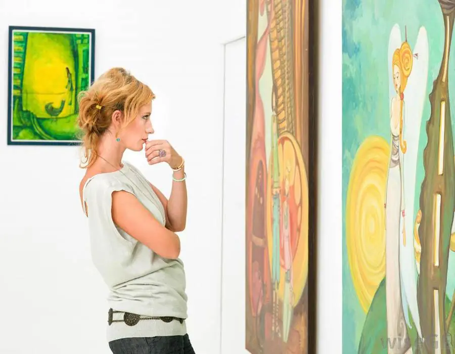 Which Woman Caught Your Attention First? What Your Choice May Say About You