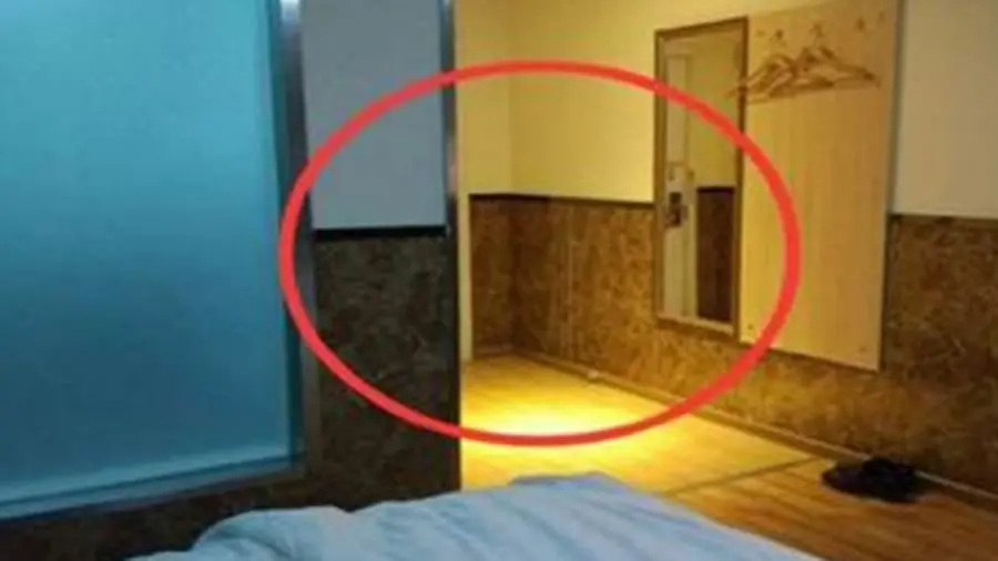 Why Wise Travelers Leave the Bathroom Light On When Staying Overnight in a Hotel
