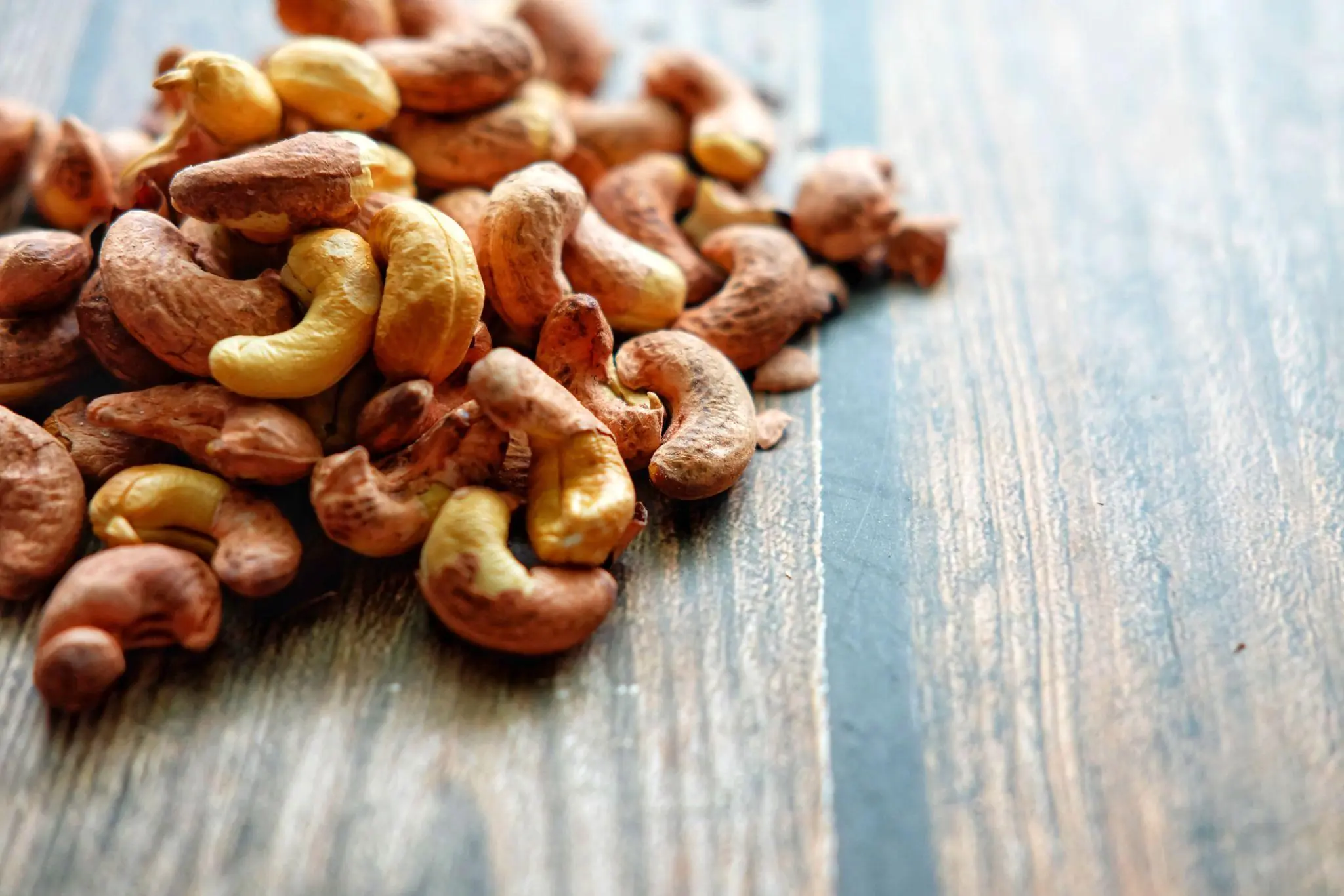 Doctors reveal that eating cashews causes ...See more đ