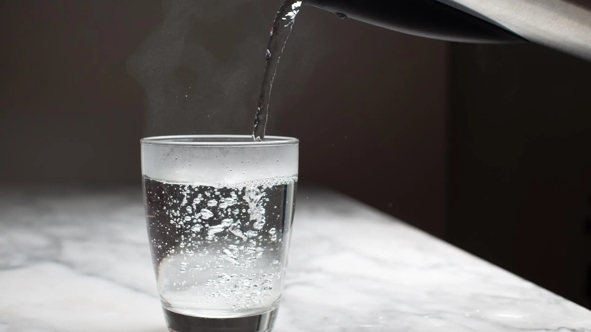 Warm Water Every Morning Can Be a “Healing Tonic”—But It Can Become Harmful If You Make These 3 Mistakes