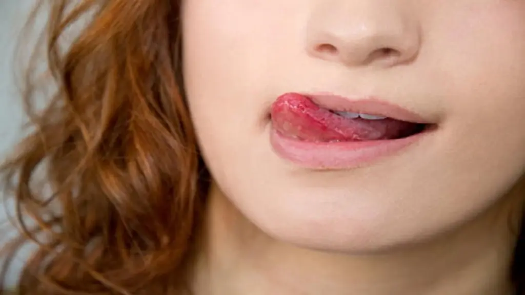 If You Frequently Wake Up With a Dry Mouth, These 8 Causes May Surprise You