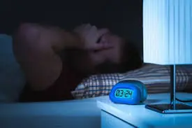 If You Often Wake Up Between 3 and 4 A.M., Experts Say You Shouldn't Ignore It
