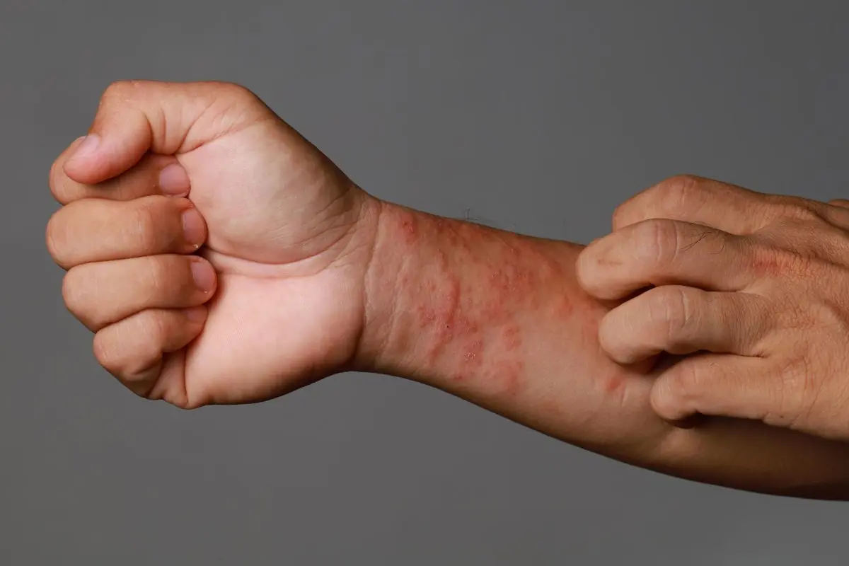 99% of People Sleep With This Every Night Without Knowing the Risks