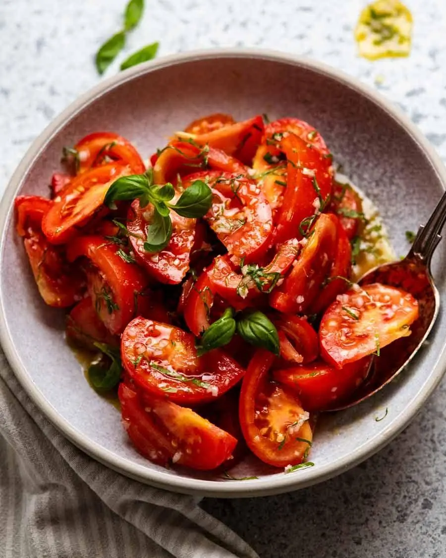 The “Magic” Tomato Salad Everyone Is Talking About: Fresh, Flavorful, and Surprisingly Simple