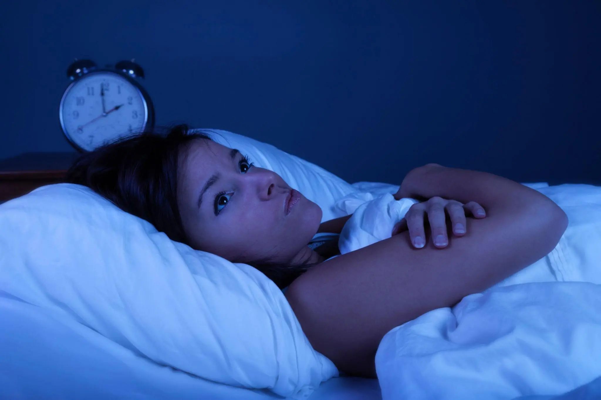 Why You Keep Waking Up at 3 or 4 A.M. — And What Your Body May Be Trying to Tell You