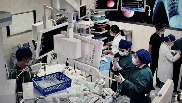 12-Year-Old Girl’s Lung Turns White Within a Day After Mild Fever: Doctors Warn Parents Not to Assume It’s Just a Cold