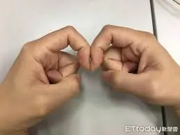 Do This Simple Finger Test for 5 Seconds—It Could Reveal an Important Health Warning