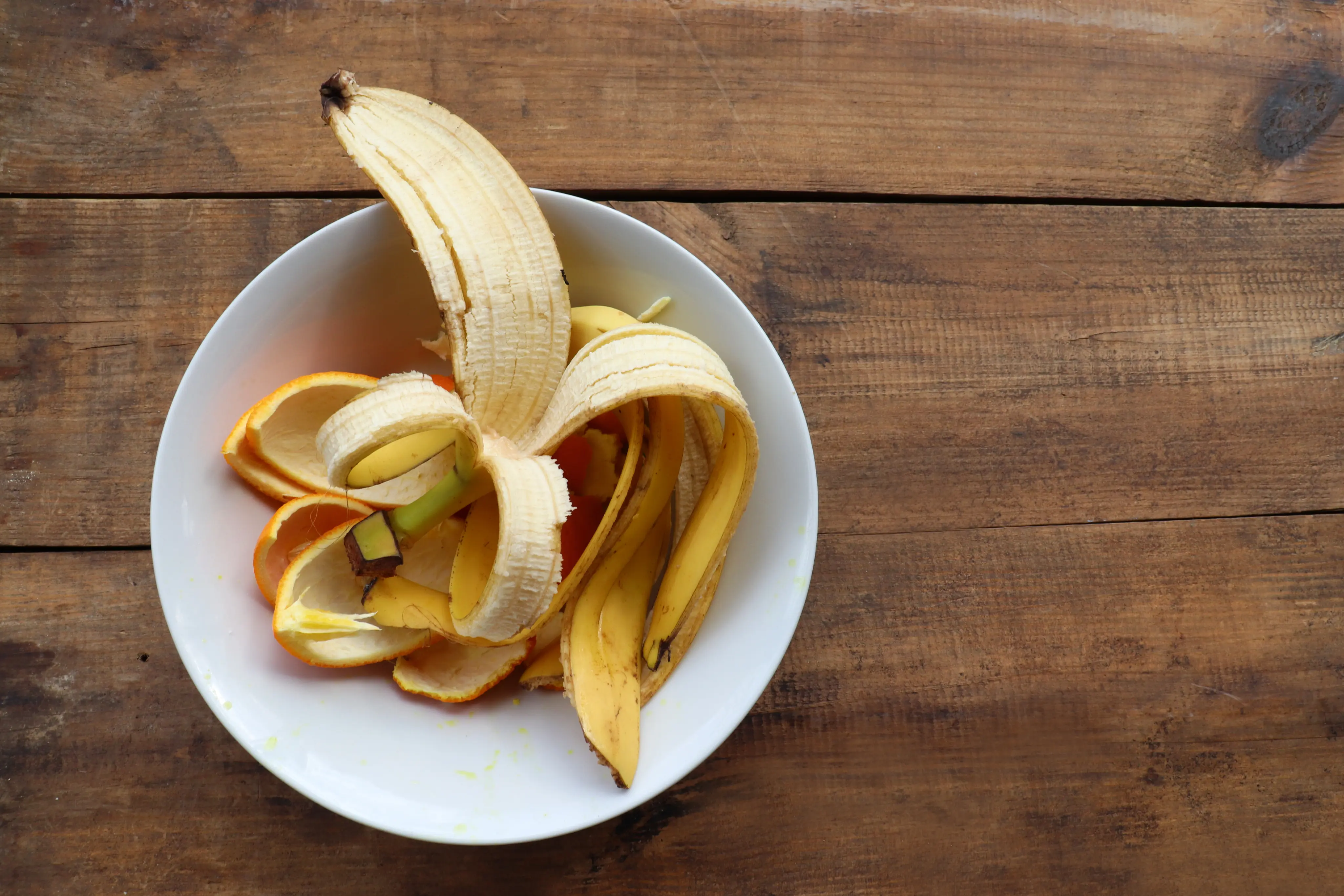 What Happens to Your Body When You Eat a Banana Before Bedtime? Doctors Explain