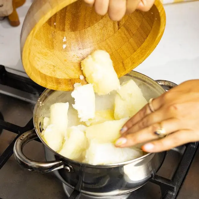 The “World’s Deadliest Food”? Why Millions Still Eat Cassava Despite the Risks