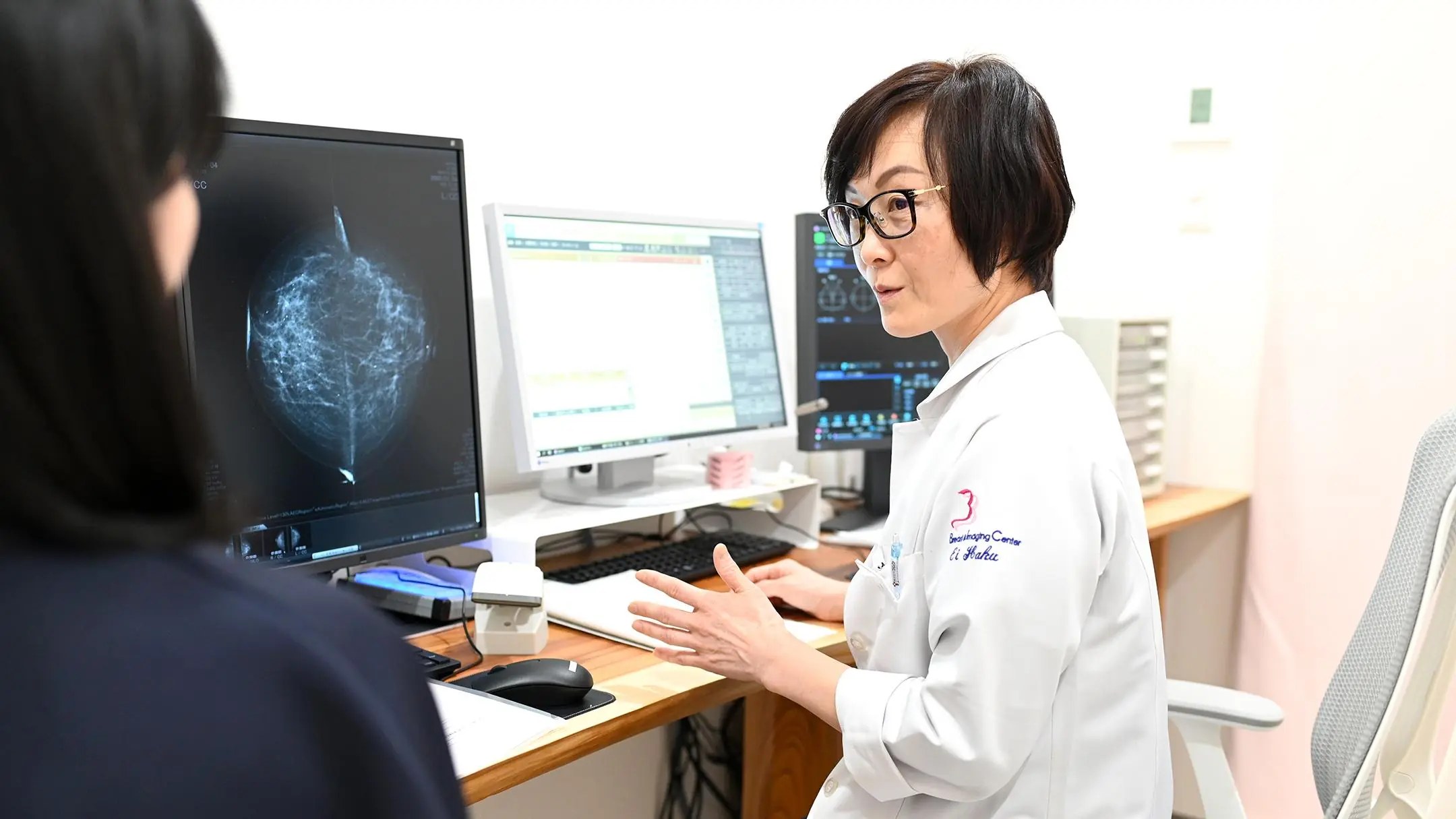 The Body Whispers First: Warning Signs of Bre.ast Can.cer That May Appear Before Diagnosis