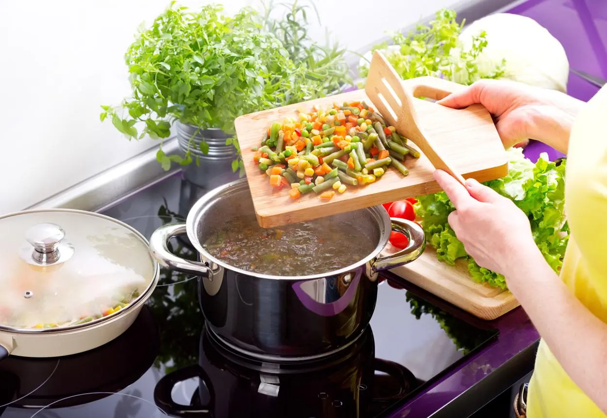 Woman Suffers Acute Kidney Failure After a Meal: What We Can Learn About Food Safety