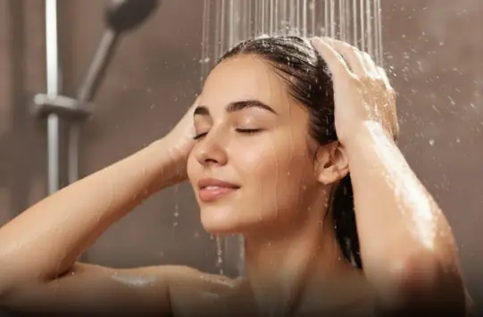 What is the safest time to bathe to protect your health and reduce str.oke risk?