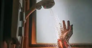 Why More People Are Choosing to Shower at Night — And What Experts Say