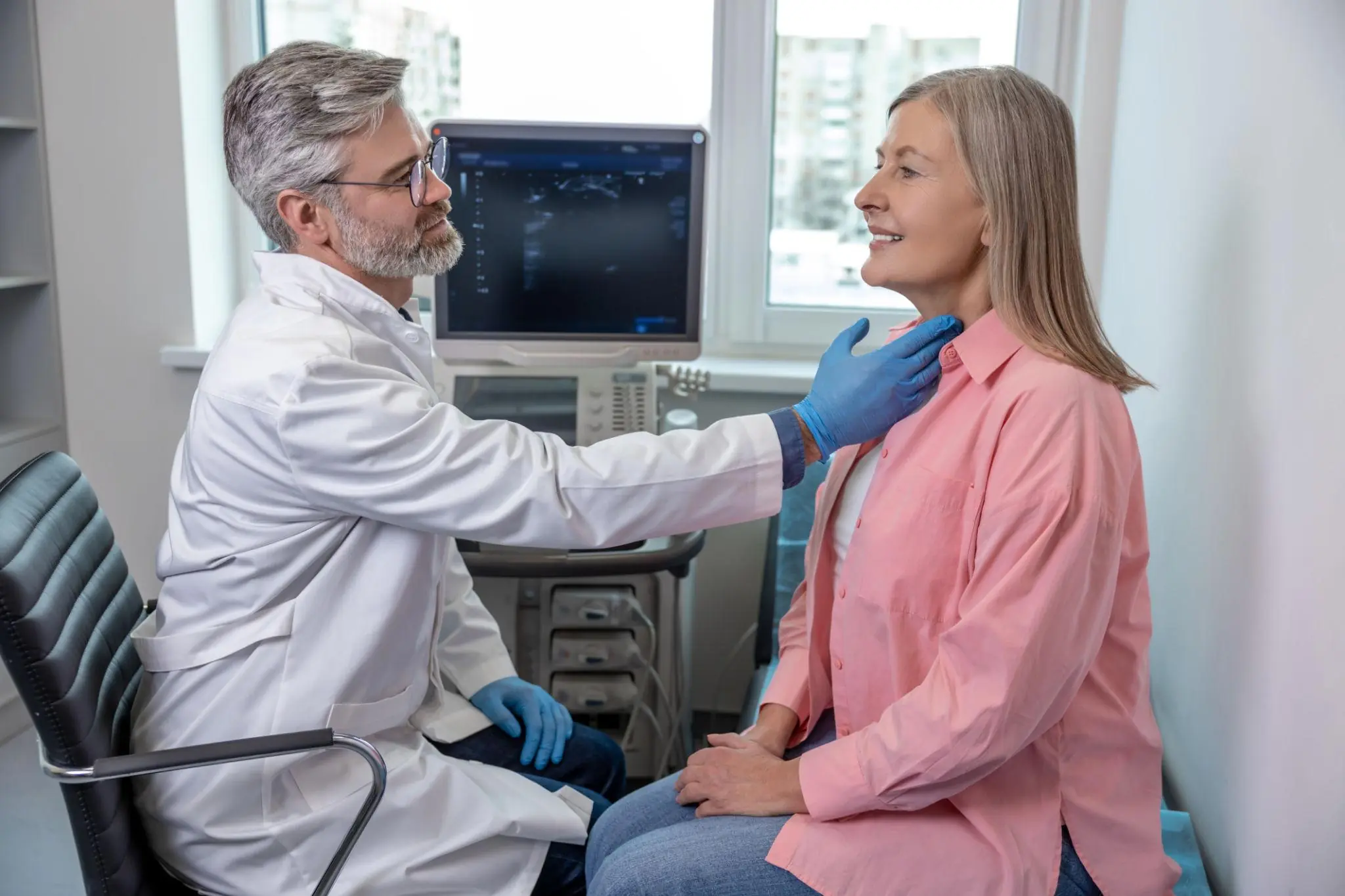 These 5 Subtle Signs Could Be Early Indicators of Thyroid Can.cer