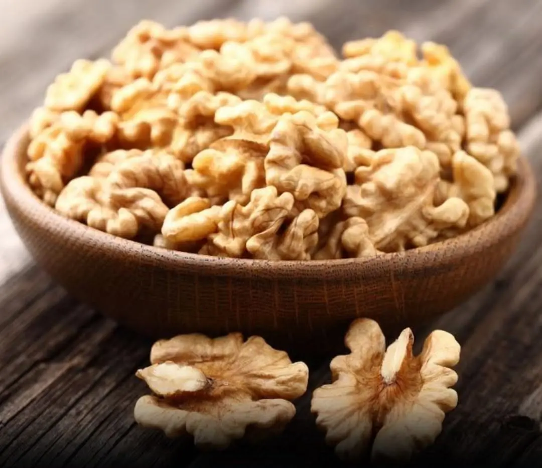 🌰😲 What Happens to Your Body When You Eat Walnuts? Doctors Reveal the Truth