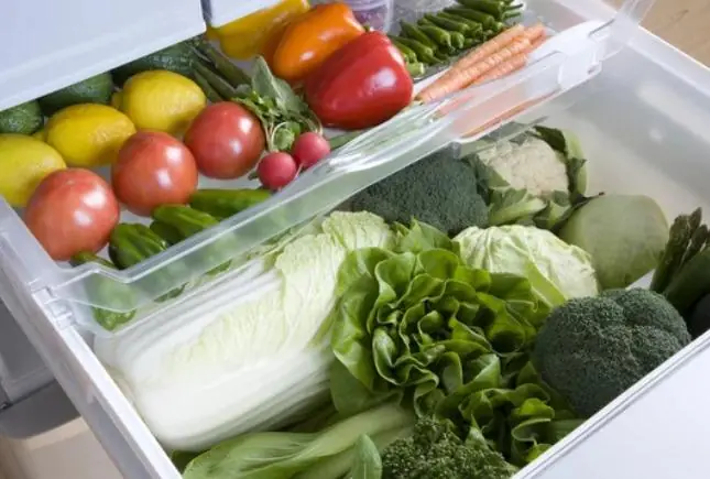 Family Hospitalized After Eating Vegetables: Doctors Explain How Improper Preparation Can Increase Food Pois.oning Risk