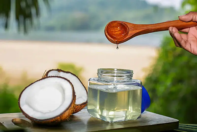 Most People Don't Realize Coconut Oil Has So Many Beauty Uses - Here Are 7 to Try