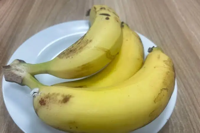 What Happens to Your Body When You Eat a Banana Before Sleep?