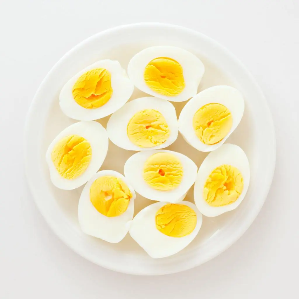 65-Year-Old Woman Dies After a Hidden Food Habit: What Doctors Want Everyone to Know About Eating Eggs Safely