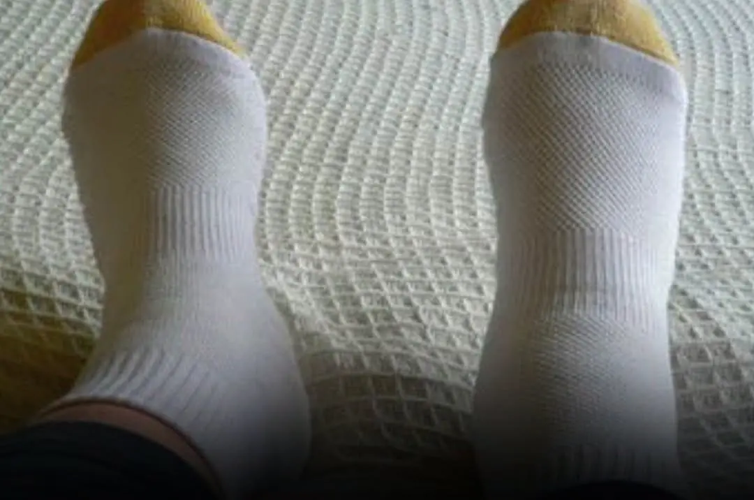 The Surprising Benefits (and Drawbacks) of Sleeping with Socks On