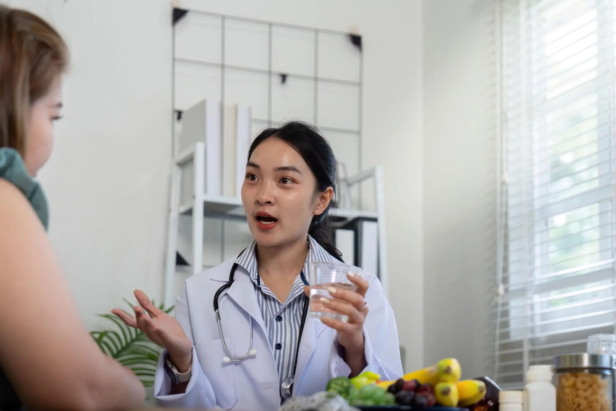 Healthy Couple Both Diagnosed With Can.cer After Years of One Daily Drink Habit, Doctors Issue Warning