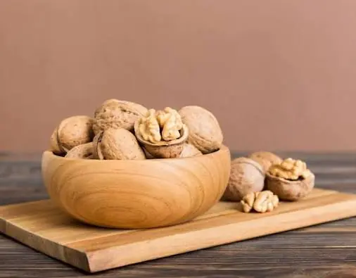 Thinking About Eating More Walnuts? Here's What Doctors Want You to Know