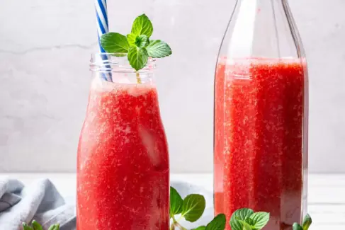 Homemade Strawberry Juice: The Refreshing, Naturally Sweet Drink That Tastes Like Summer in a Glass (And Takes Just 10 Minutes!)