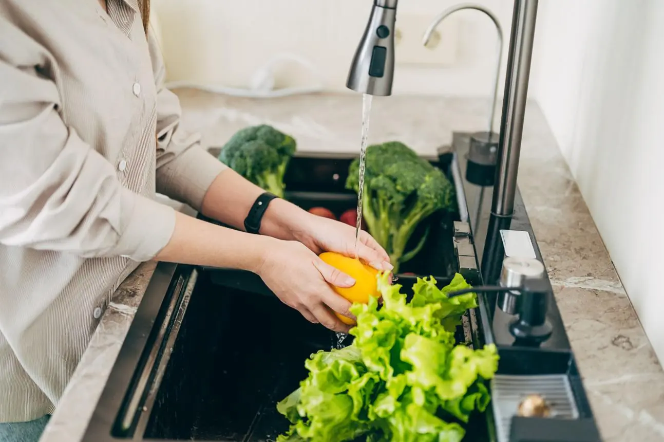 Why Raw Green Onions Can Carry Hidden Risks—and How to Eat Them Safely