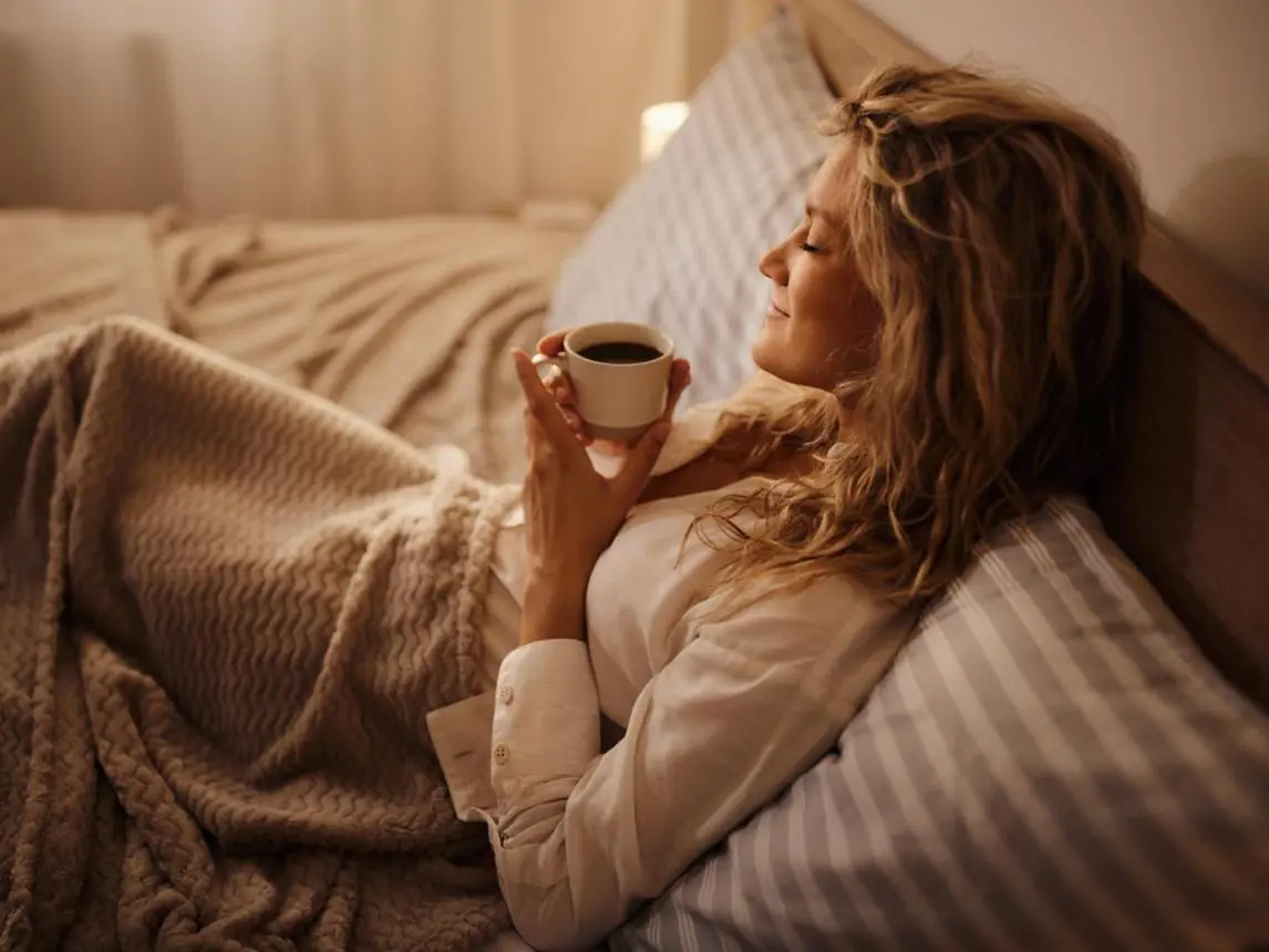 Drinking a Cup of Warm Water Before Bed: Five Surprising Benefits You Should Know