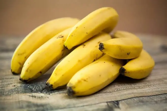 What Really Happens When You Eat a Banana Before Bed, According to Doctors