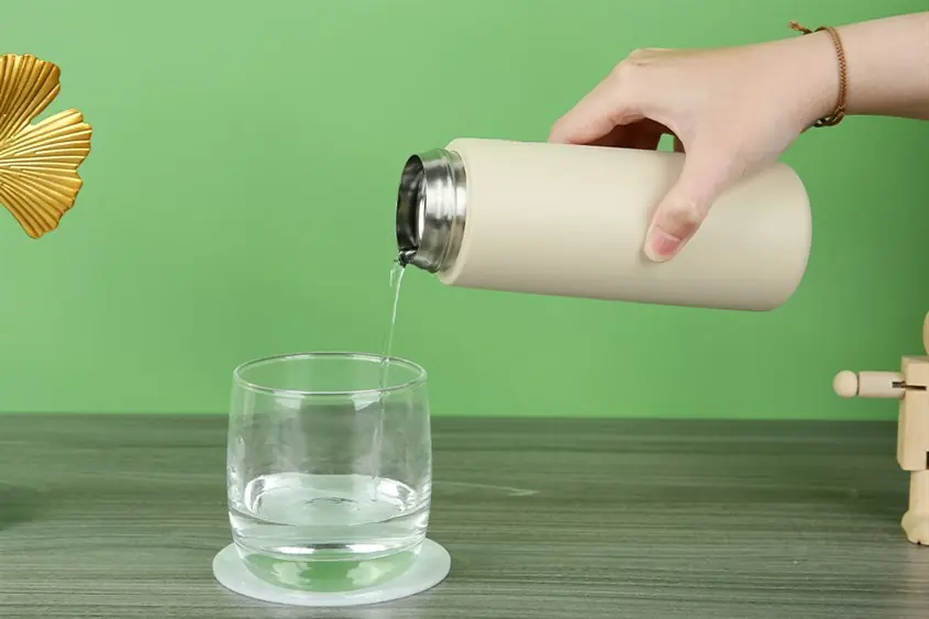 7 Drinks That May Lose Quality or Safety if Kept in a Thermos Too Long