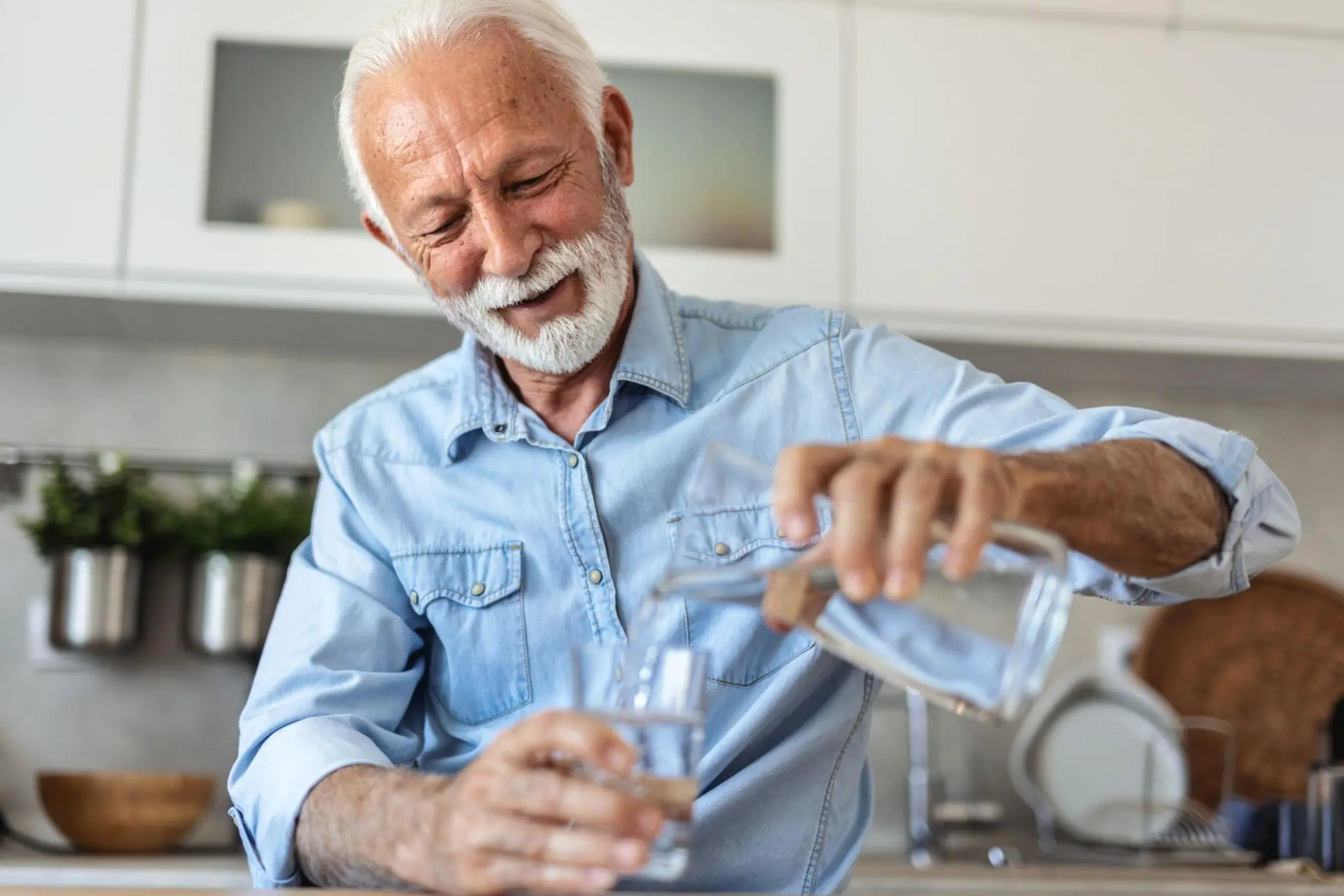 Cardiologists Explain: The Right Way to Drink Water After 60 to Protect Your Heart