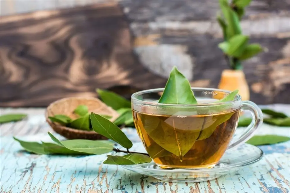 Cloves and Bay Leaves: Potential Benefits and Common Household Uses