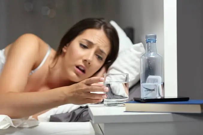 Dry Mouth Every Morning? These 8 Underlying Causes Are Worth Knowing