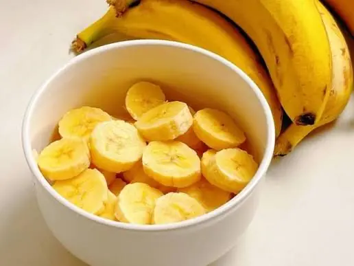 Most People Over 60 Eat Bananas Without Knowing These Important Facts!