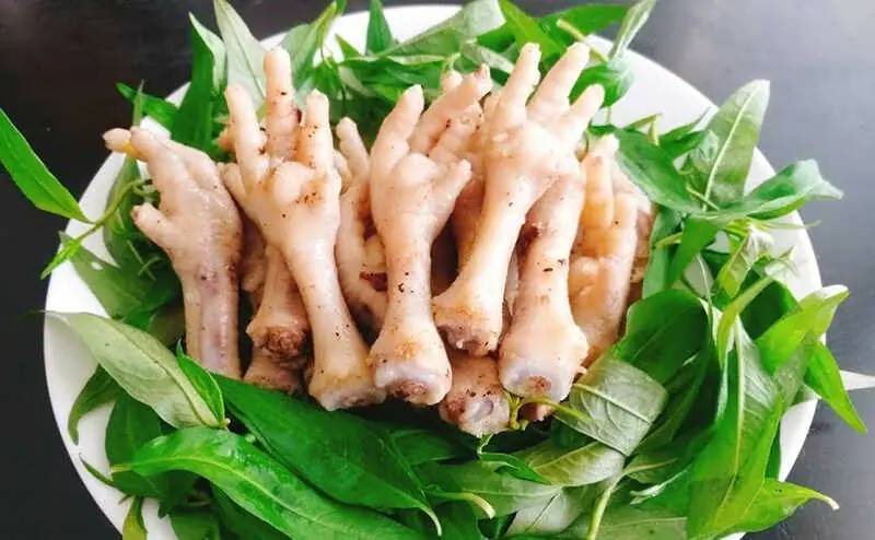 Thinking About Cooking Chicken Feet? Here's What You Should Know