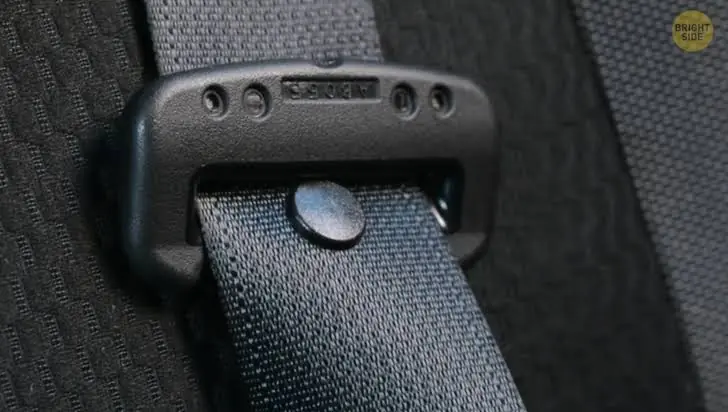 One Tiny Seatbelt Feature Makes Your Daily Drive Much More Convenient — Here's How