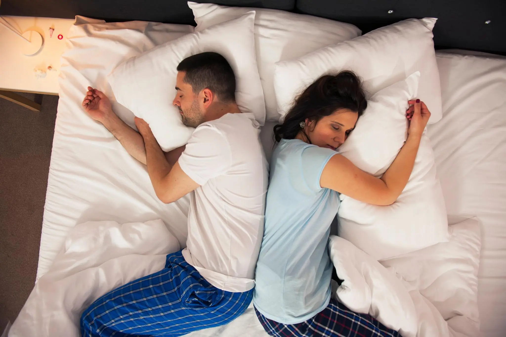 If your partner turns their back on you while sleeping, it means... See more đ