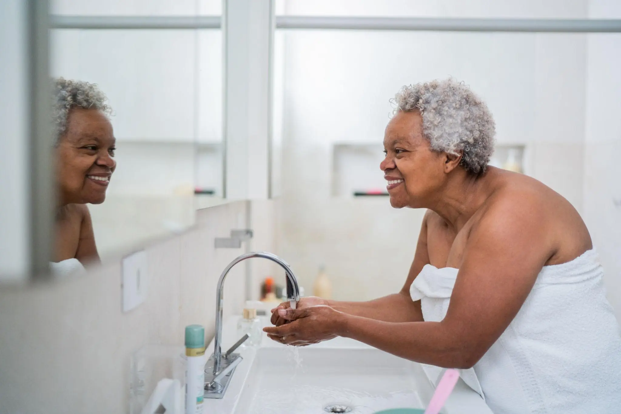 8 Hidden Habits That May Contribute to Body Odor in Older Women