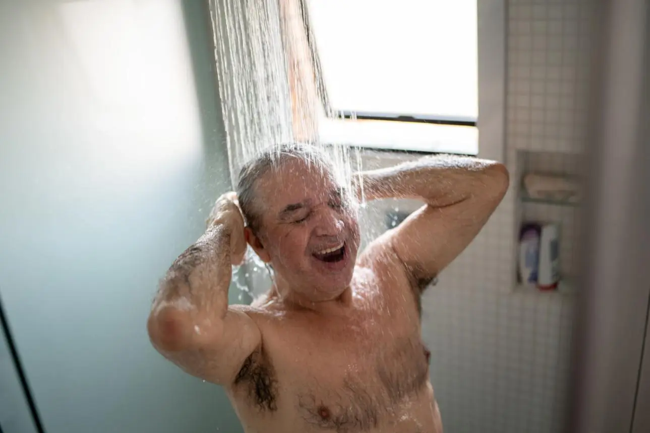 4 Smart Shower Habits That May Help Protect Your Heart During Hot Weather
