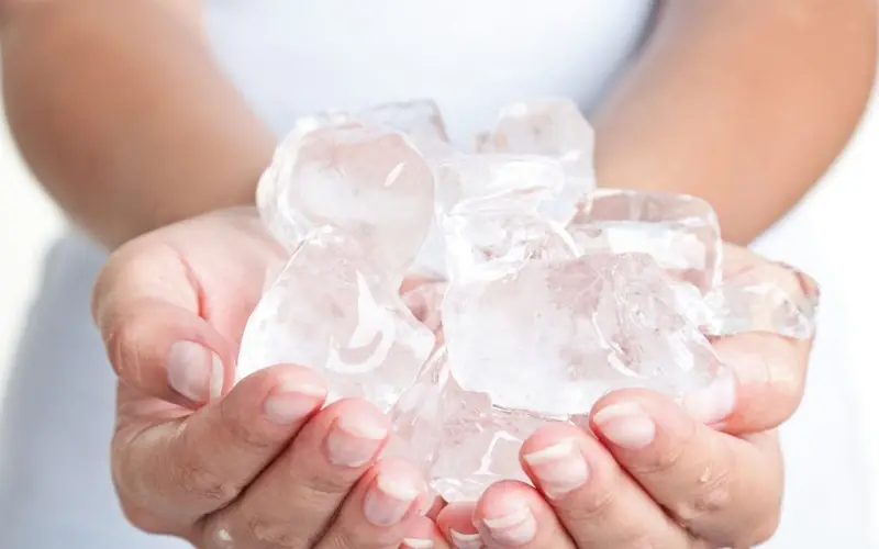 6 Surprising Mistakes People Make When Drinking Ice Water on Hot Days