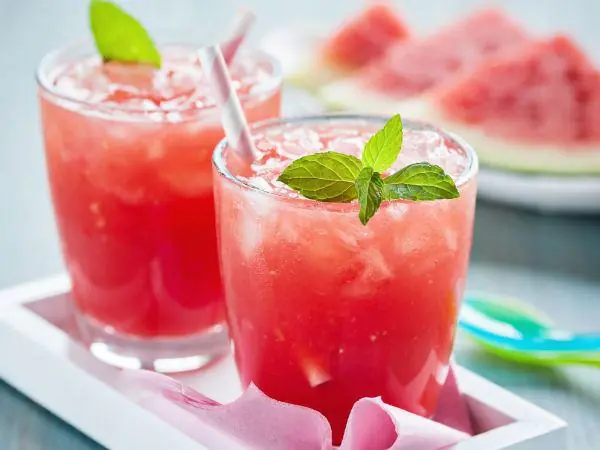 These 6 People May Need to Be Careful When Drinking Watermelon Juice
