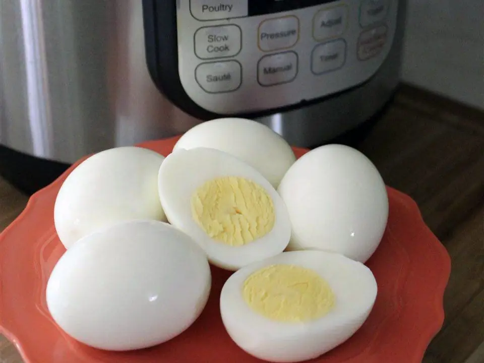 Most People Eat Eggs for Breakfast Without Knowing What They May Do to the Body