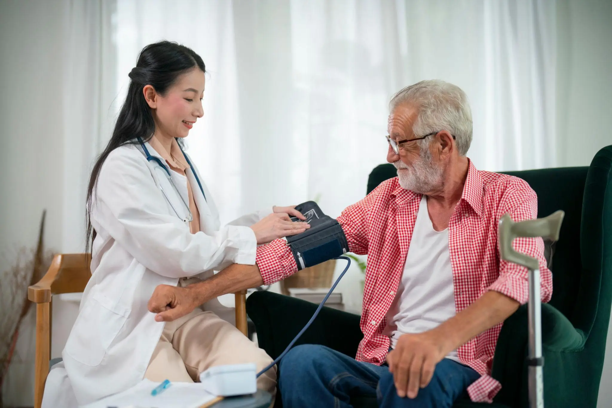 For 2 Years, This 70-Year-Old Chose Lemon Water Over Blo.od Pressure Medication