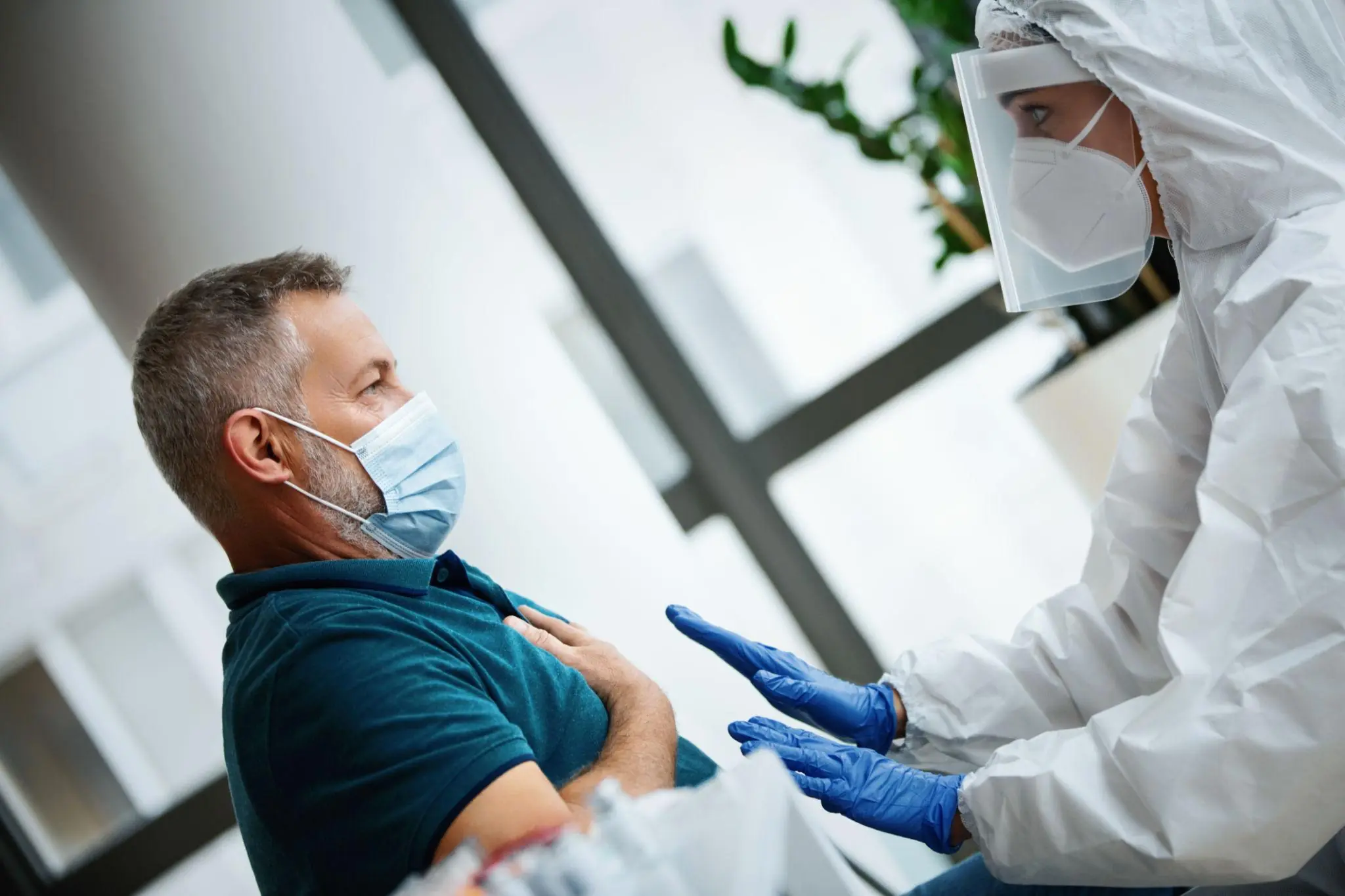 COVID-19 Cases Are Rising Again? Experts Recommend Cutting Back on These 4 Everyday Habits to Help Protect Your Lungs