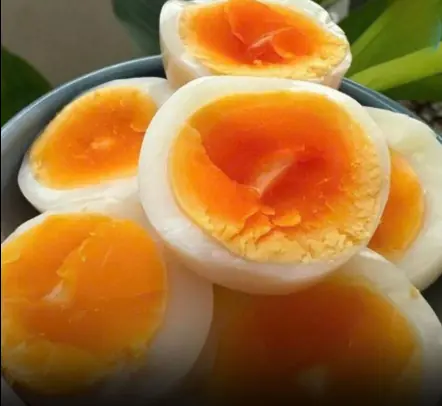 The Surprising Truth About Eating Eggs Every Day....