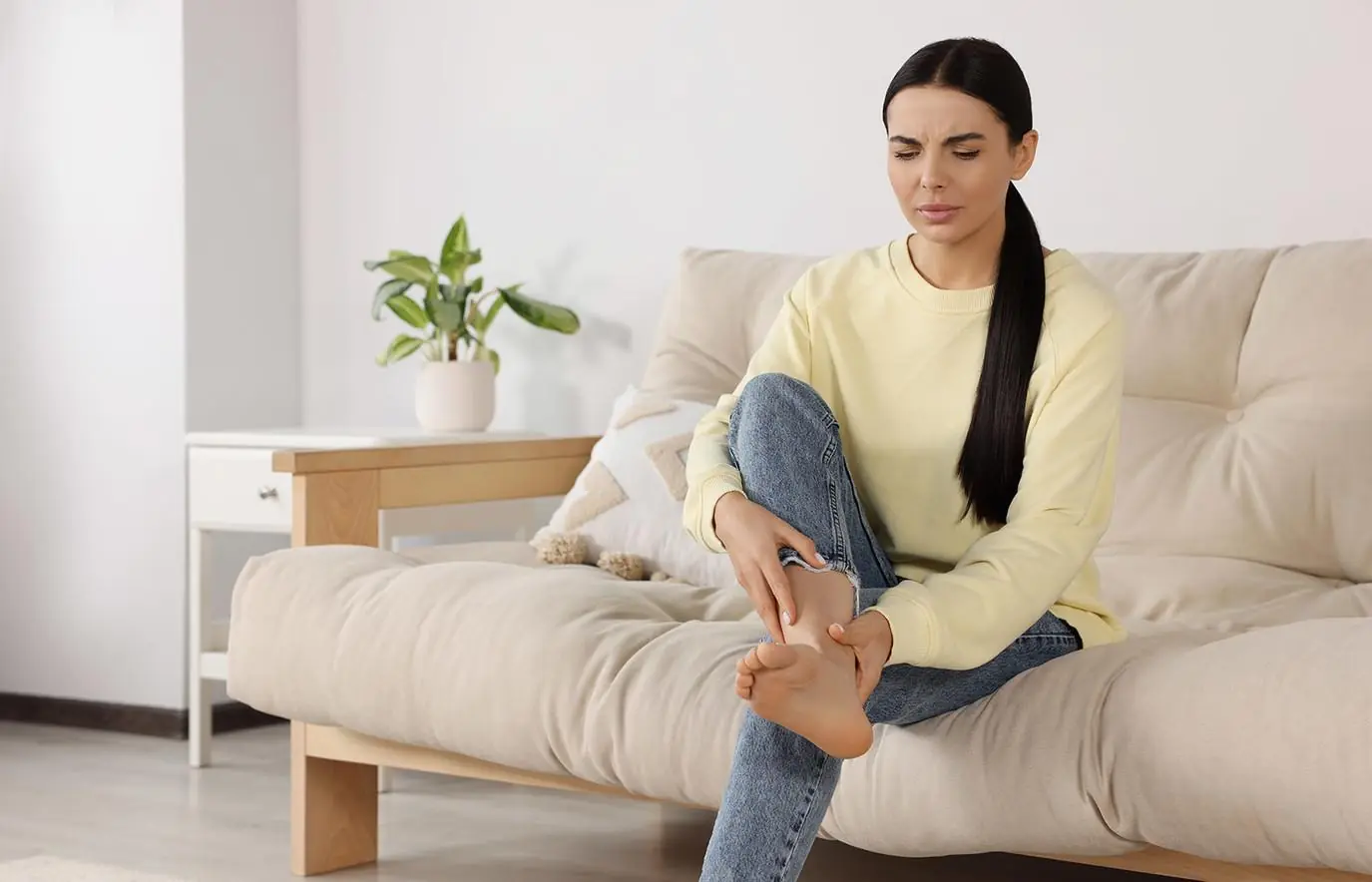 The 5 best nutrients to reduce swelling in the feet and legs